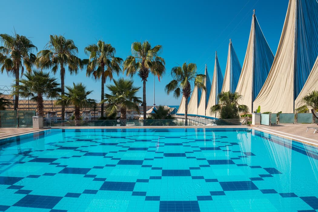 Erkeklere Özel Havuz